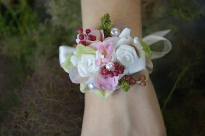 Bracelet de fleurs artificielle N° 26