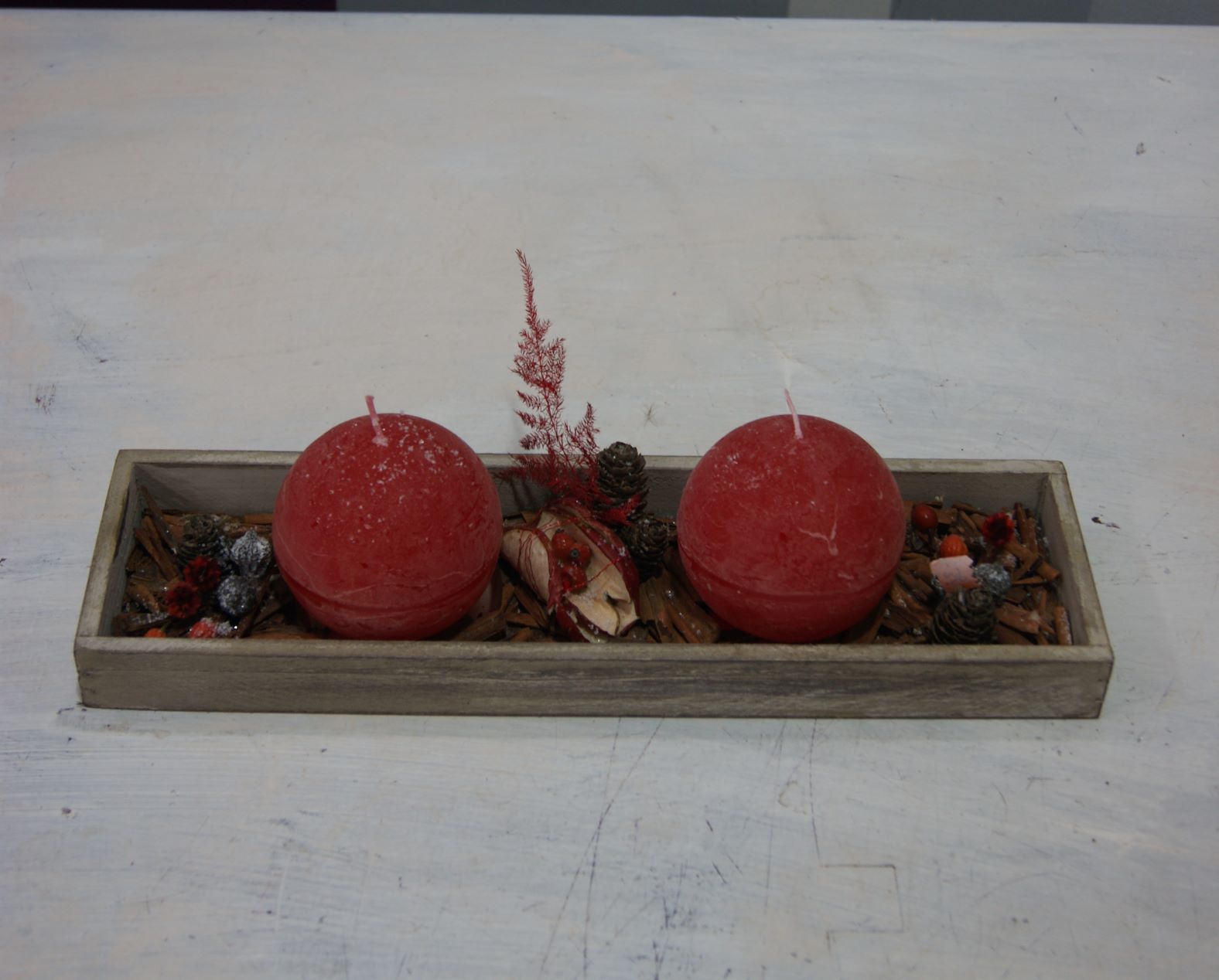 Arrangement avec deux bougies N° 42