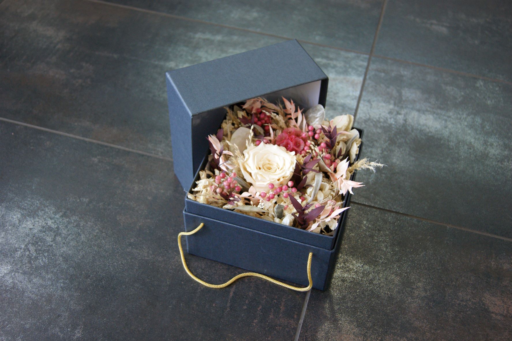 Boite de fleurs séchées  Ø15cm N° 9